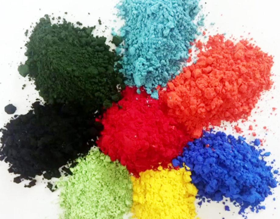 color of ceramic